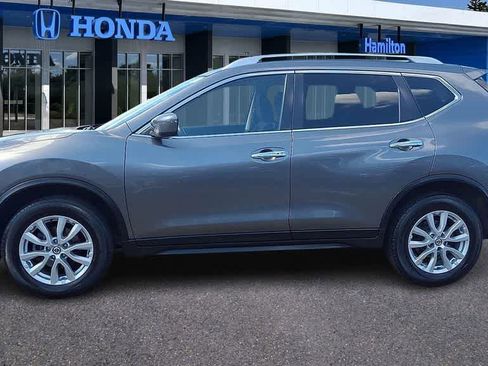 Used 2020 Nissan Rogue SV image 5