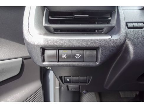 Used 2025 Toyota Prius LE FWD image 12