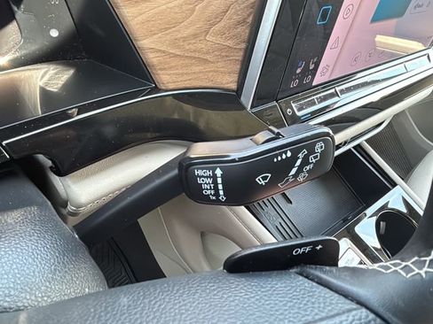 Used 2025 Volkswagen Atlas SE image 22