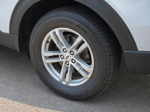 Used 2021 Ford Explorer XLT image 19