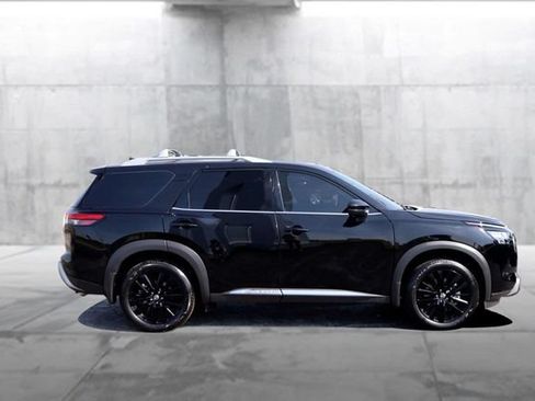 Certified 2025 Nissan Pathfinder Platinum w/ Cargo Package AWD/4WD image 5