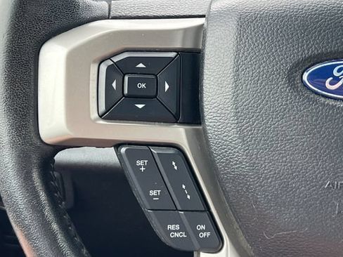Used 2019 Ford F250 Lariat w/ Lariat Ultimate Package AWD/4WD image 32