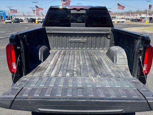 Used 2021 GMC Sierra 1500 AT4 w/ AT4 Value Package AWD/4WD image 4