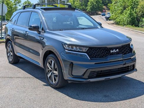 Used 2023 Kia Sorento S w/ Panoramic Sunroof Package FWD image 3