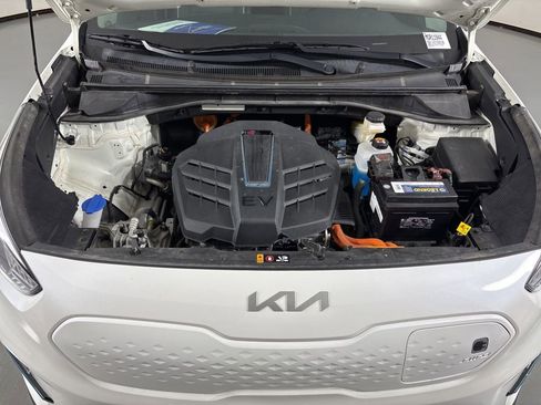 Used 2022 Kia Niro EX image 45