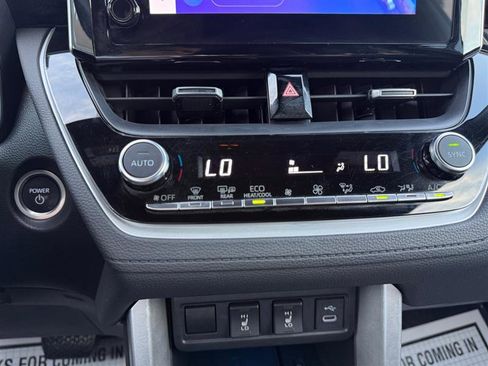 Used 2023 Toyota Corolla Cross HYBRID XSE image 22