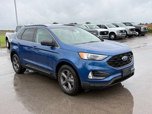 Used 2022 Ford Edge SEL w/ Sport Appearance Package AWD/4WD image 2