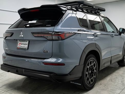 Used 2025 Mitsubishi Outlander Trail Edition image 9