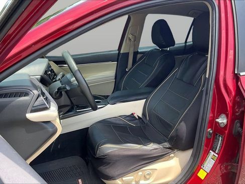 Used 2022 Toyota Camry LE FWD image 25