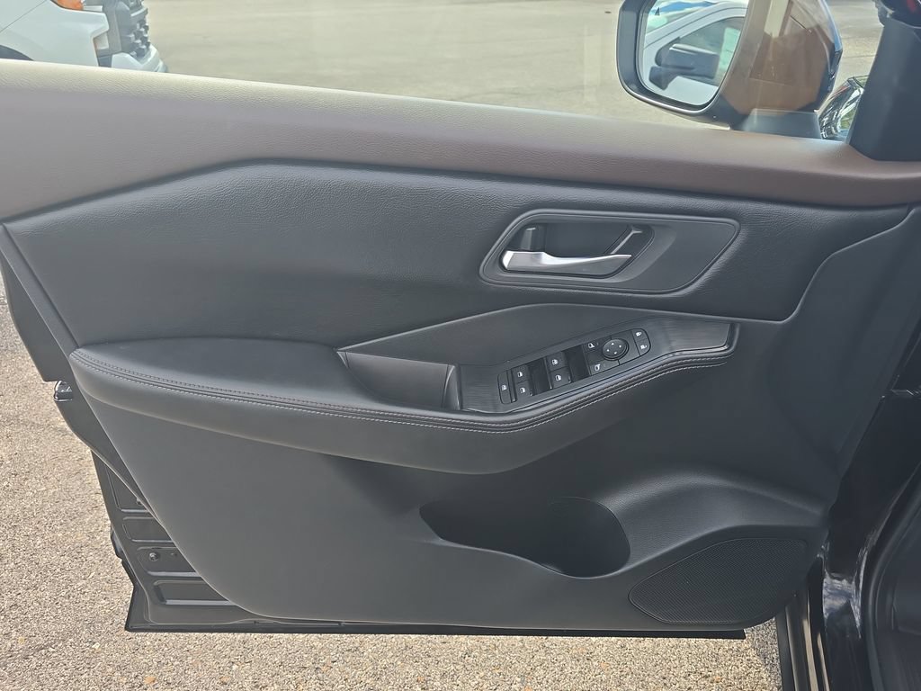 Used 2021 Nissan Rogue SV AWD/4WD image 20