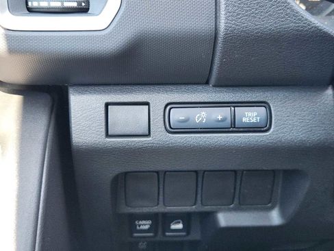 Used 2024 Nissan Frontier SV AWD/4WD image 22