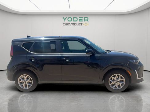 Used 2023 Kia Soul S FWD image 3