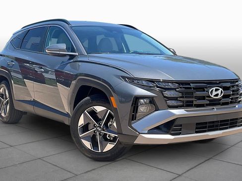 Certified 2025 Hyundai Tucson SEL FWD image 3