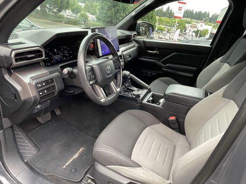Used 2024 Toyota Tacoma TRD Off-Road AWD/4WD image 9