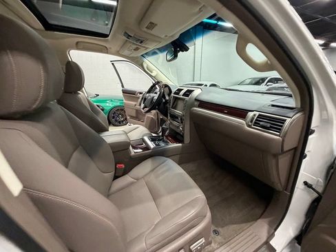 Used 2019 Lexus GX 460 Premium AWD/4WD image 36