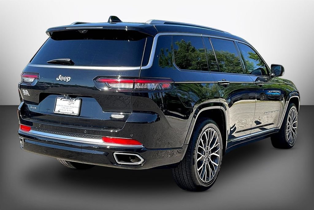 Used 2023 Jeep Grand Cherokee L Summit AWD/4WD image 6