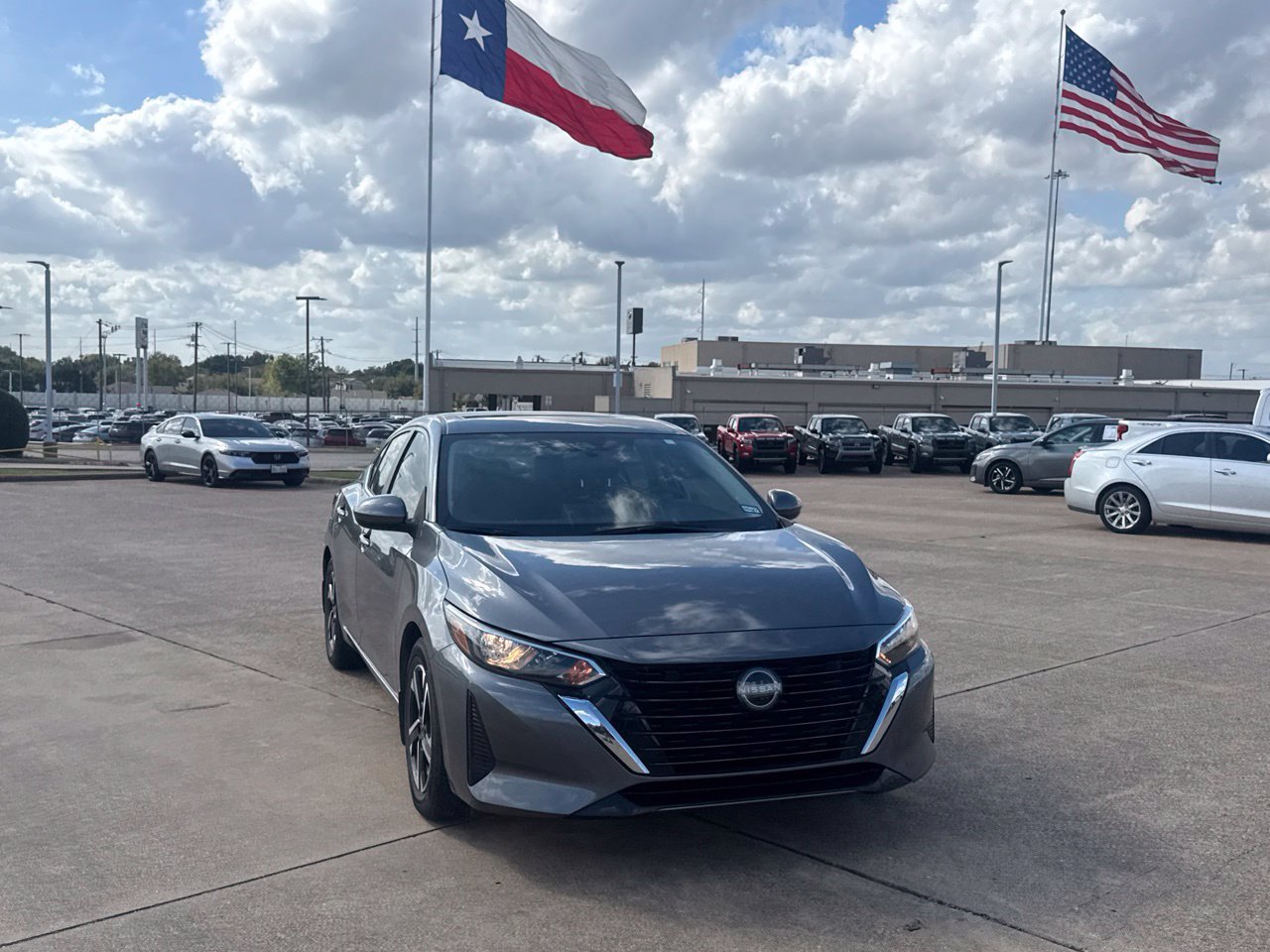 Used 2025 Nissan Sentra SV w/ Trunk Package FWD image 4