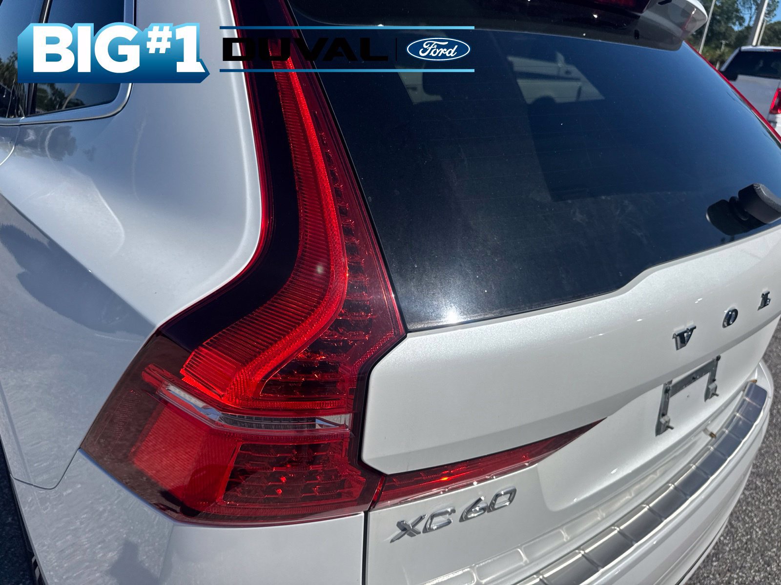 Used 2019 Volvo XC60 T6 R-Design w/ Protection Package Premier AWD/4WD image 6