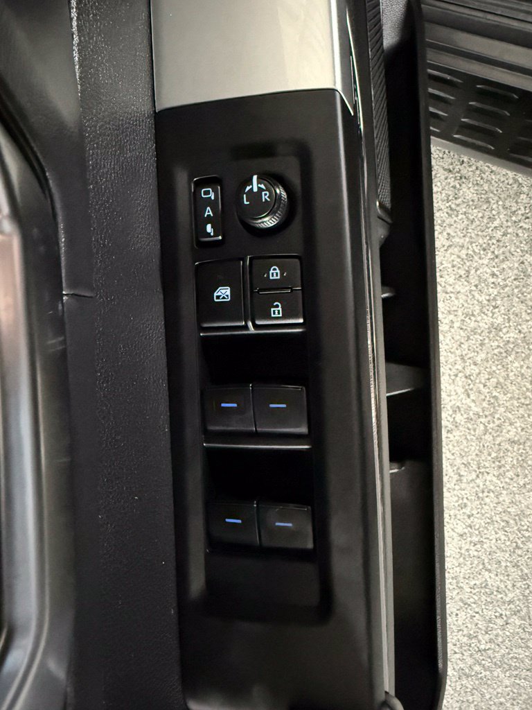Used 2024 Toyota Sequoia Platinum AWD/4WD image 22