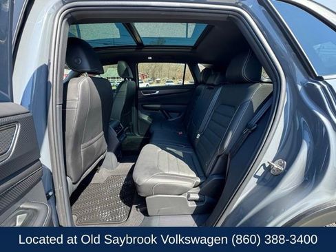 Used 2025 Volkswagen Atlas Cross Sport SEL R-Line image 9