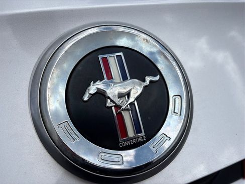 Used 2012 Ford Mustang Premium RWD image 13