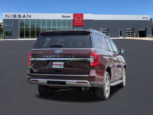 Used 2023 Ford Expedition Limited AWD/4WD image 3