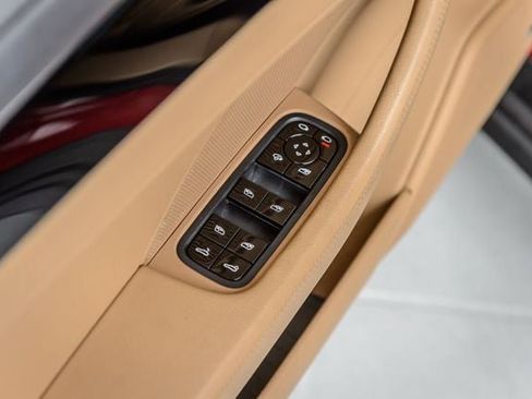 Used 2018 Porsche Panamera 4 image 48