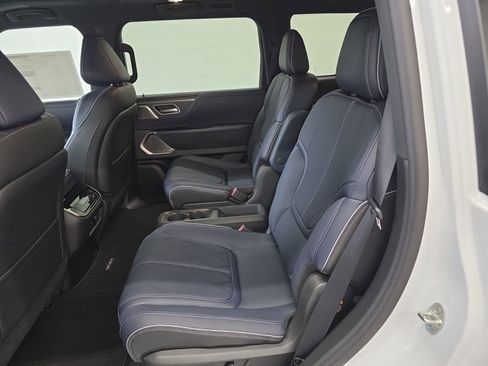 New 2026 INFINITI QX80 4WD w/ Sport Exterior Package image 22