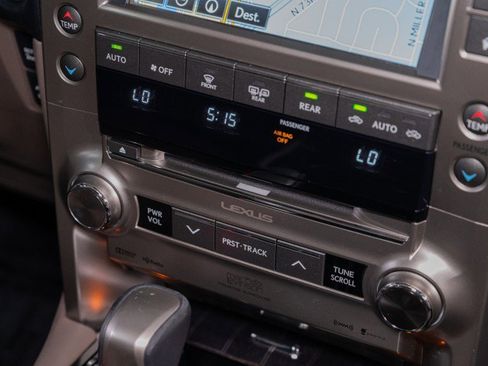 Used 2021 Lexus GX 460 Premium w/ Accessory Package image 19