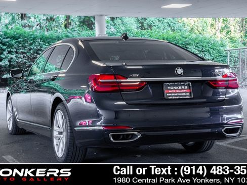 Used 2019 BMW 750i xDrive w/ Executive Package AWD/4WD image 19