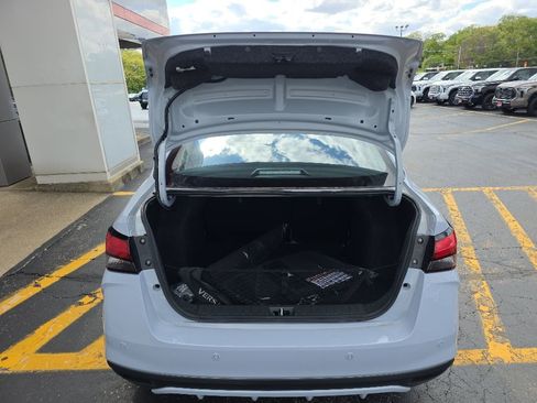 Used 2025 Nissan Versa SV w/ Trunk Package FWD image 4