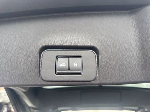 Used 2023 Nissan Rogue SV w/ SV Premium Package image 6