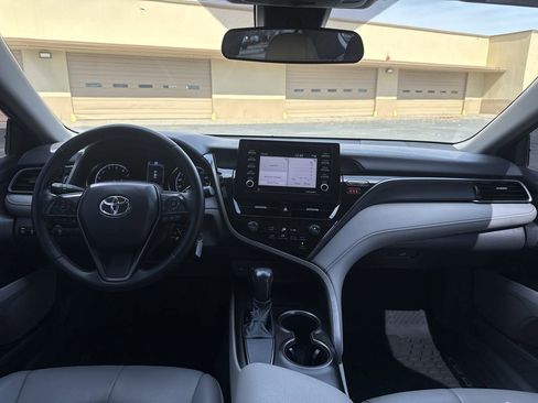 Used 2021 Toyota Camry SE FWD image 14