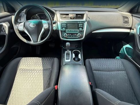 Used 2017 Nissan Altima 2.5 SV FWD image 3