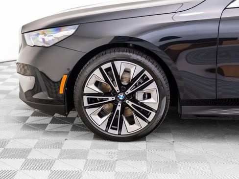 Certified 2025 BMW 540i xDrive image 34