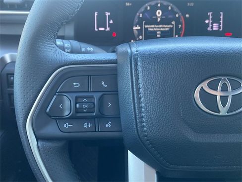 New 2025 Toyota 4Runner SR5 image 18