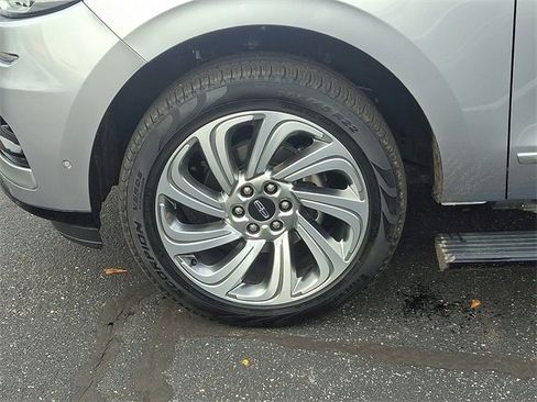 Used 2024 Lincoln Navigator Premiere image 8