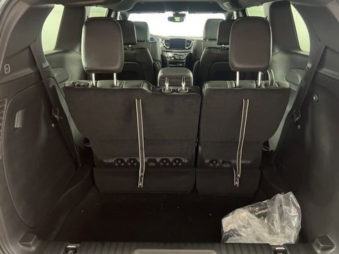 New 2026 Chrysler Pacifica Select image 6