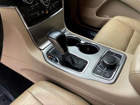 Used 2020 Jeep Grand Cherokee Limited AWD/4WD image 18