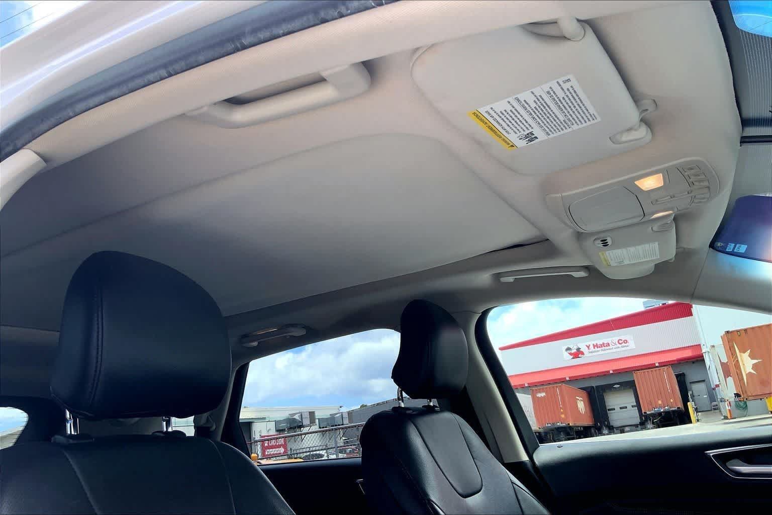 Used 2018 Ford Edge Titanium w/ Equipment Group 301A FWD image 30