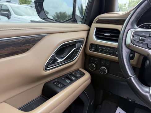 Used 2021 Chevrolet Suburban Premier AWD/4WD image 32