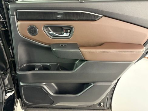 Used 2025 Honda Pilot Elite image 41