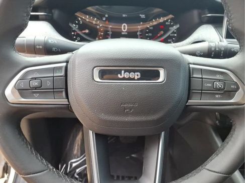 Used 2024 Jeep Compass Latitude AWD/4WD image 14