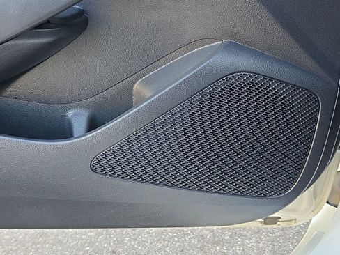 Used 2020 Toyota Corolla LE image 21