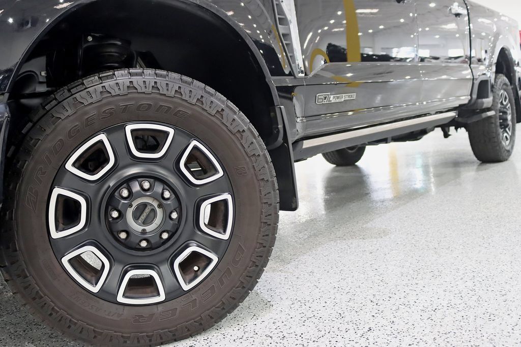 Used 2024 Ford F350 Platinum AWD/4WD image 4