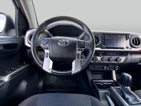 Used 2022 Toyota Tacoma SR5 AWD/4WD image 6