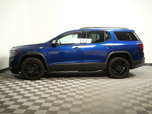 Used 2023 GMC Acadia SLT w/ Elevation Edition image 4