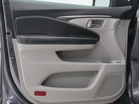 Used 2016 Honda Pilot LX image 14
