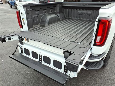 New 2026 GMC Sierra 1500 AT4 w/ Technology Package AWD/4WD image 5