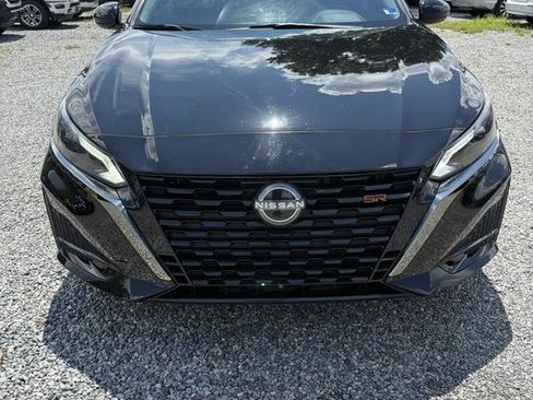 Used 2023 Nissan Altima 2.5 SR AWD/4WD image 9
